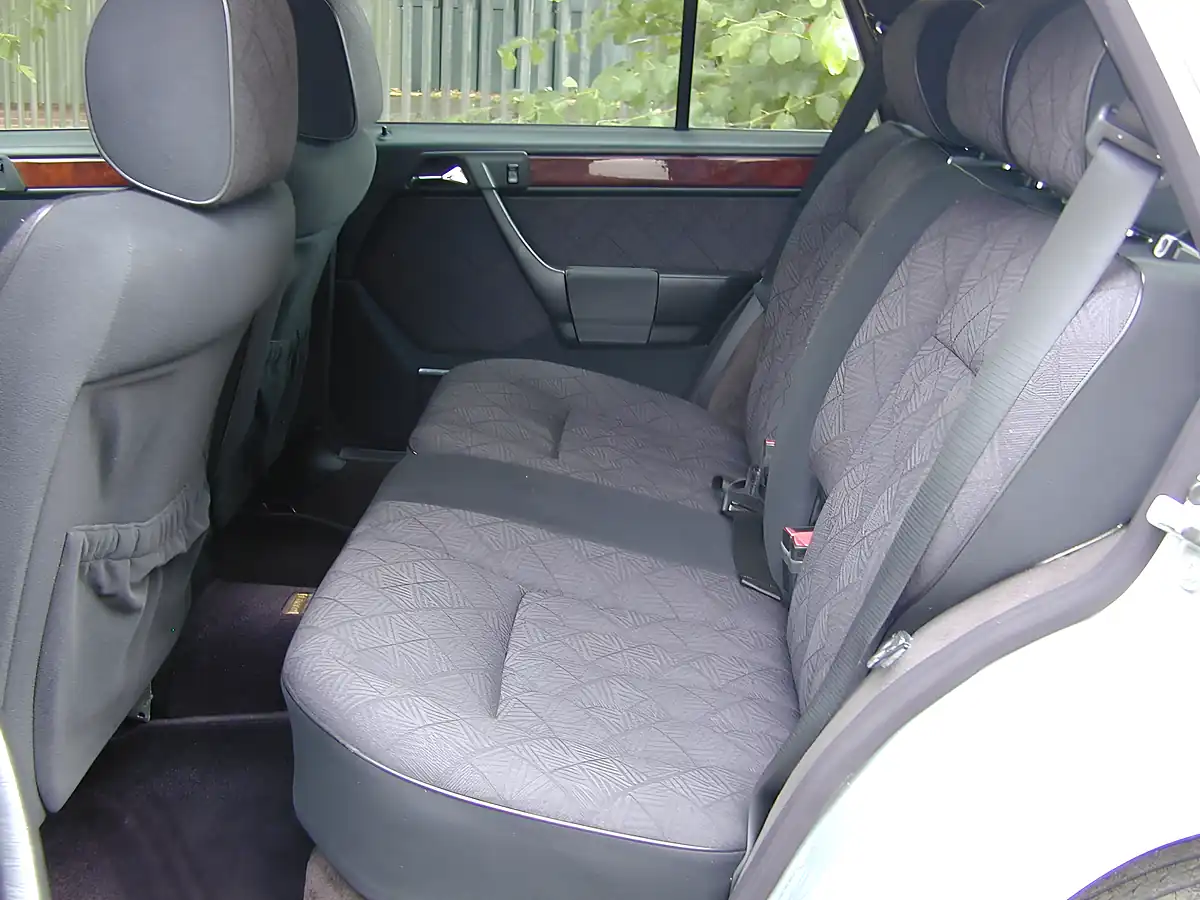 Used 1995 Mercedes-Benz 320 Estate Silver - Interior and Exterior details 15