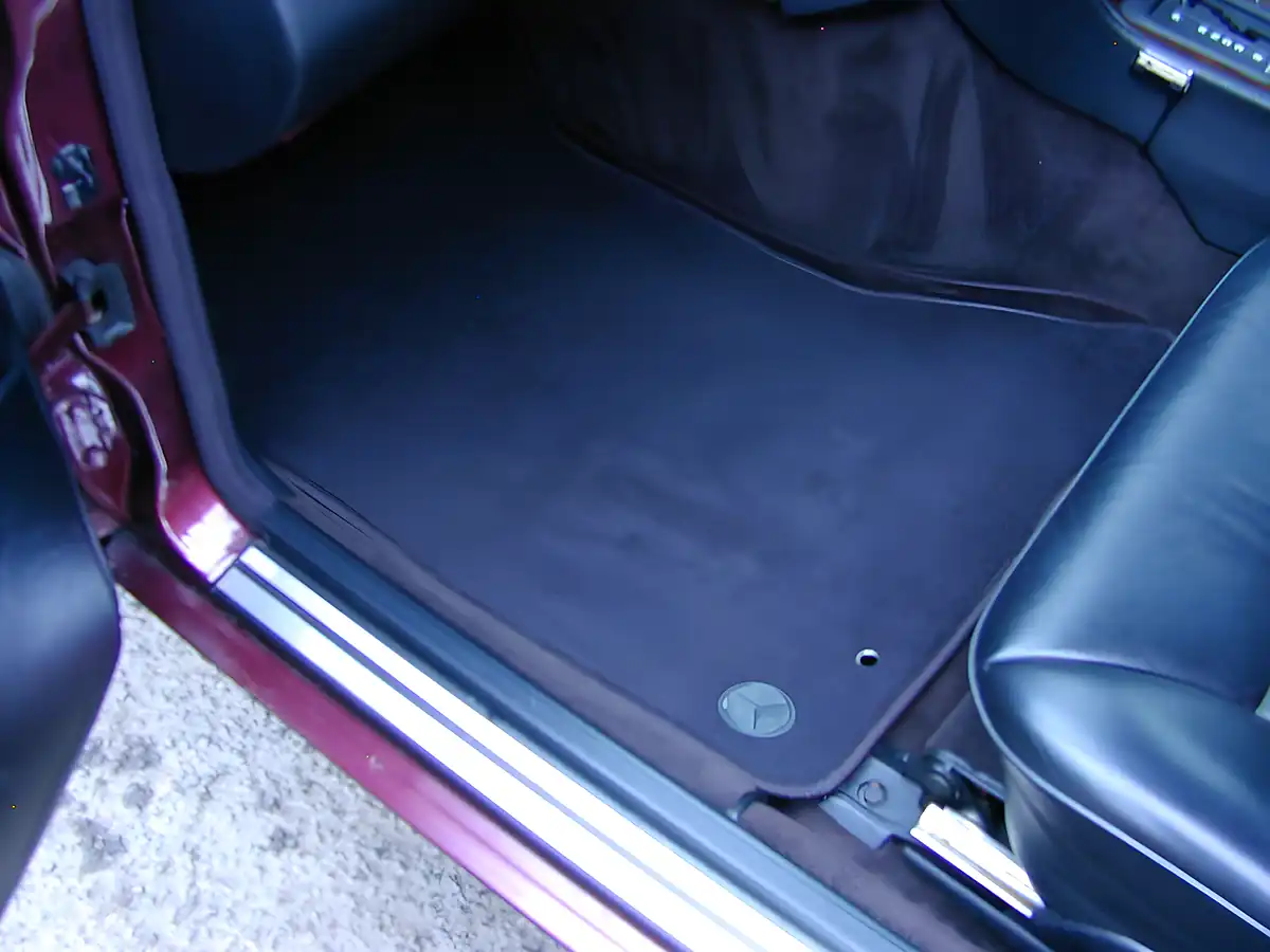 Used 1995 Mercedes-Benz 320 W124 Almondine Red Metallic - Interior and Exterior details 15