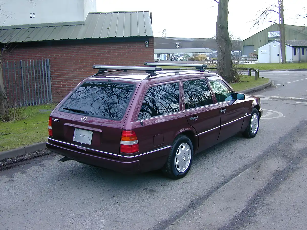 Used 1995 Mercedes-Benz 320 W124 Almondine Red Metallic - Interior and Exterior details 3