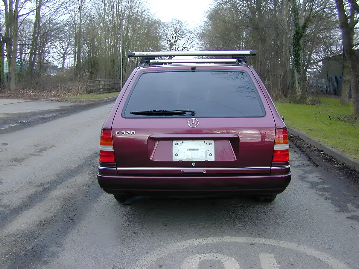 Used 1995 Mercedes-Benz 320 W124 Almondine Red Metallic - Interior and Exterior details 5