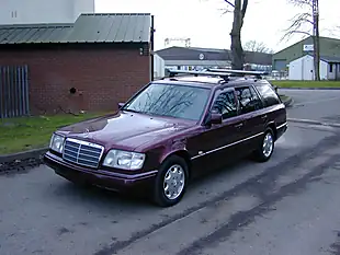 Used 1995 Mercedes-Benz 320 W124 Almondine Red Metallic - Interior and Exterior details 6
