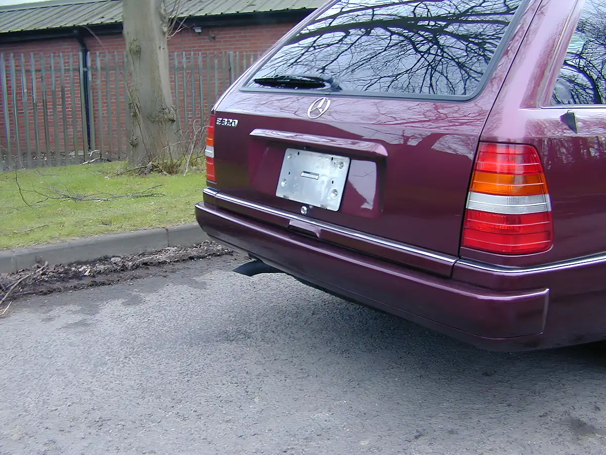 Used 1995 Mercedes-Benz 320 W124 Almondine Red Metallic - Interior and Exterior details 9