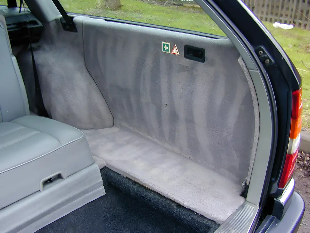 Used 1995 Mercedes-Benz 320 W124 Estate 7-seater Sapphire Black Metallic - Interior and Exterior details 18