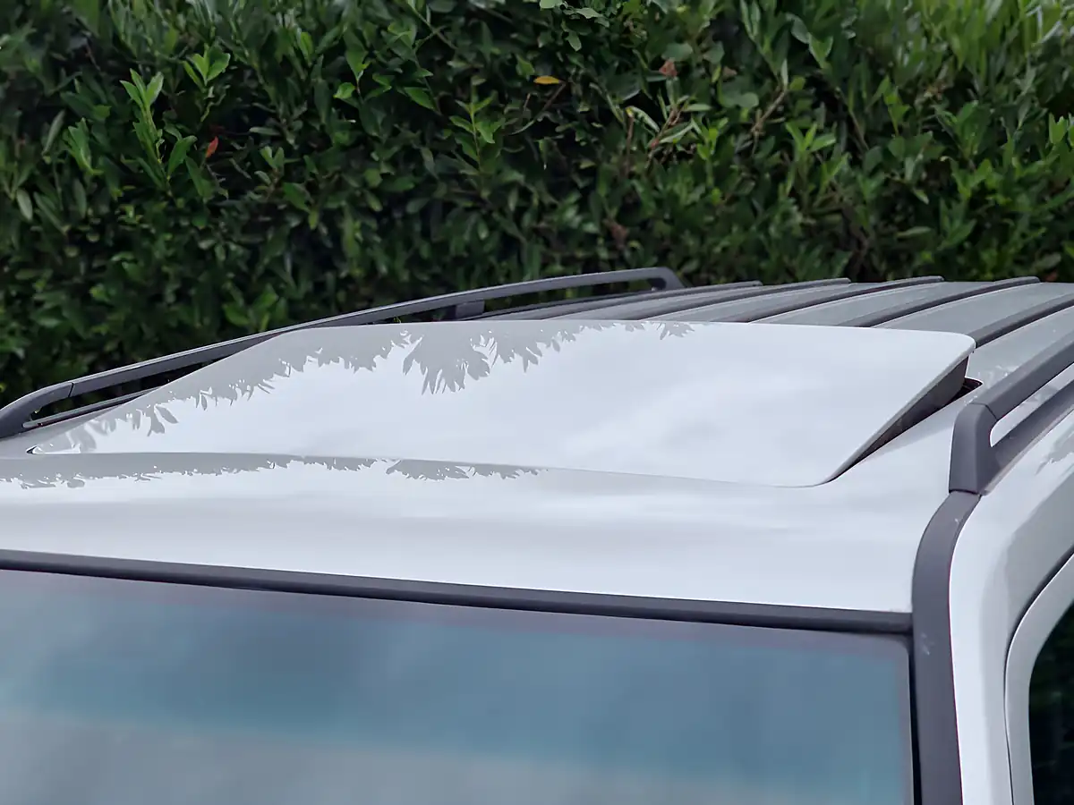 Used 1995 Mercedes-Benz E-Class 7 Seater Bright Silver Metallic - Interior and Exterior details 4