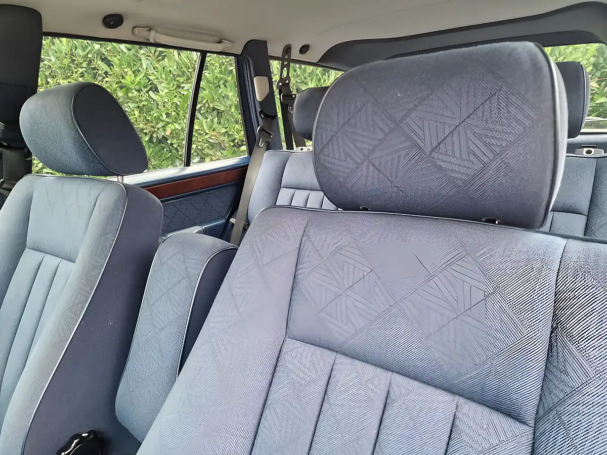Used 1995 Mercedes-Benz E-Class 7 Seater Bright Silver Metallic - Interior and Exterior details 5