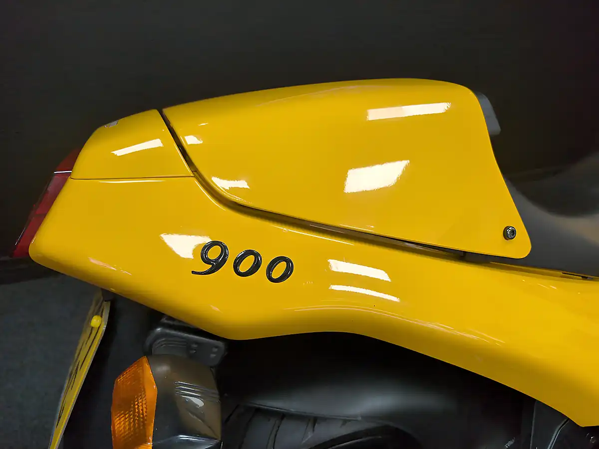 Used 1995 Triumph Daytona Yellow - Interior and Exterior details 12