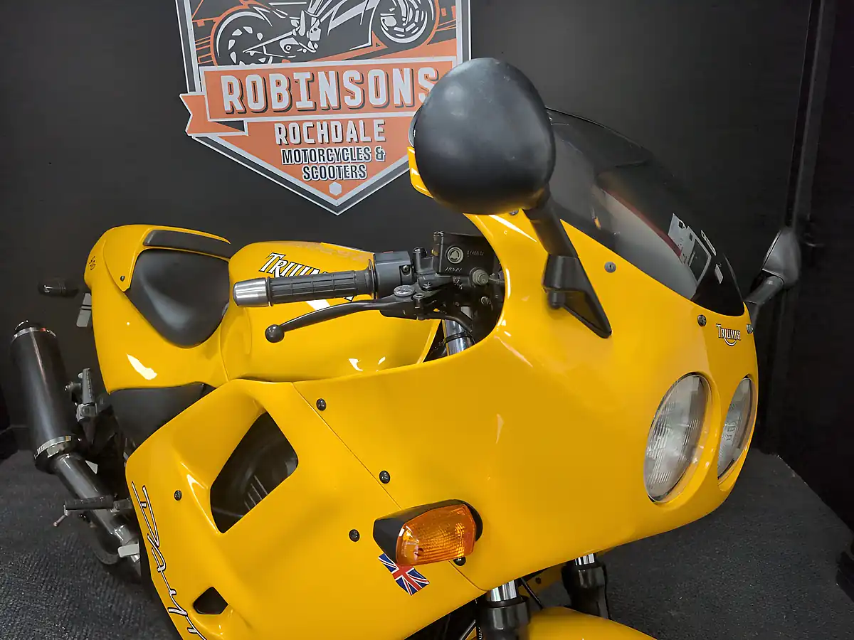 Used 1995 Triumph Daytona Yellow - Interior and Exterior details 14