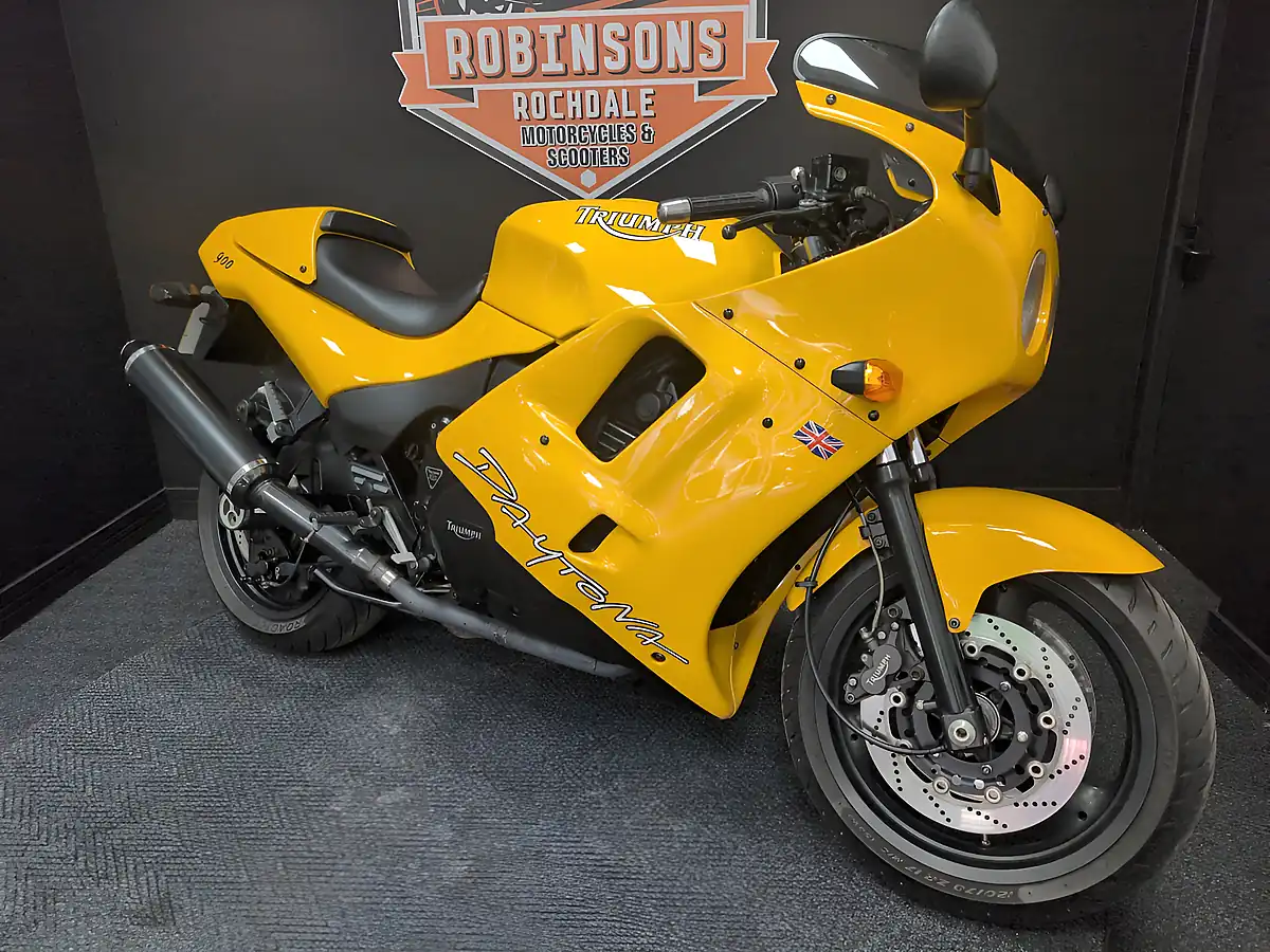 Used 1995 Triumph Daytona Yellow - Interior and Exterior details 3