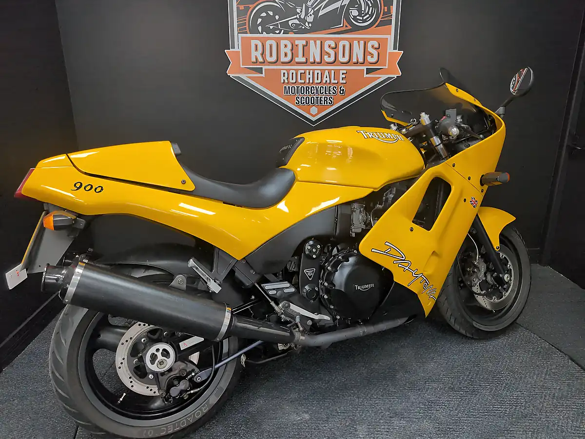 Used 1995 Triumph Daytona Yellow - Interior and Exterior details 4