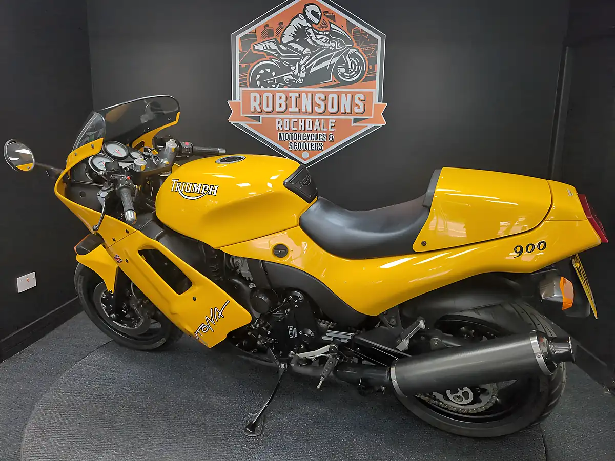 Used 1995 Triumph Daytona Yellow - Interior and Exterior details 5