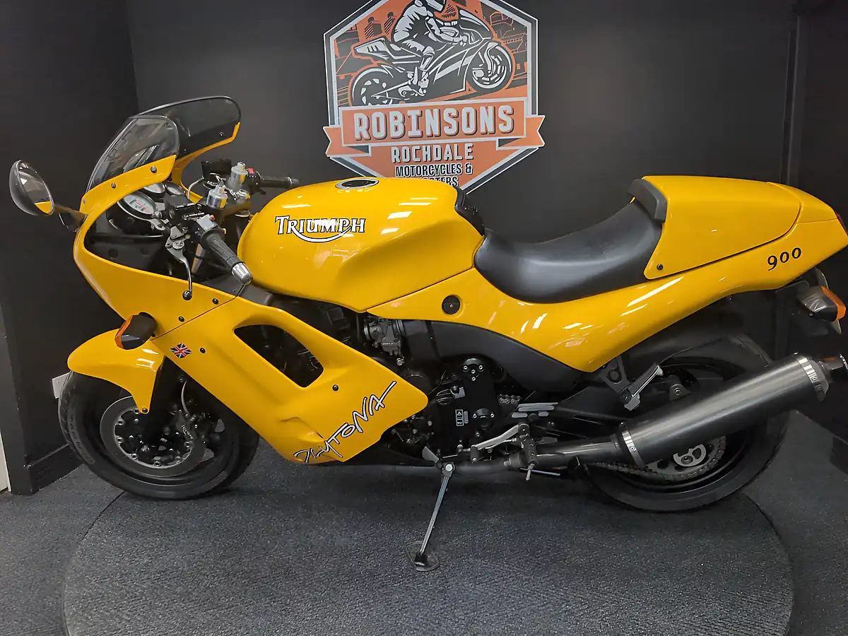 Used 1995 Triumph Daytona Yellow - Interior and Exterior details 7