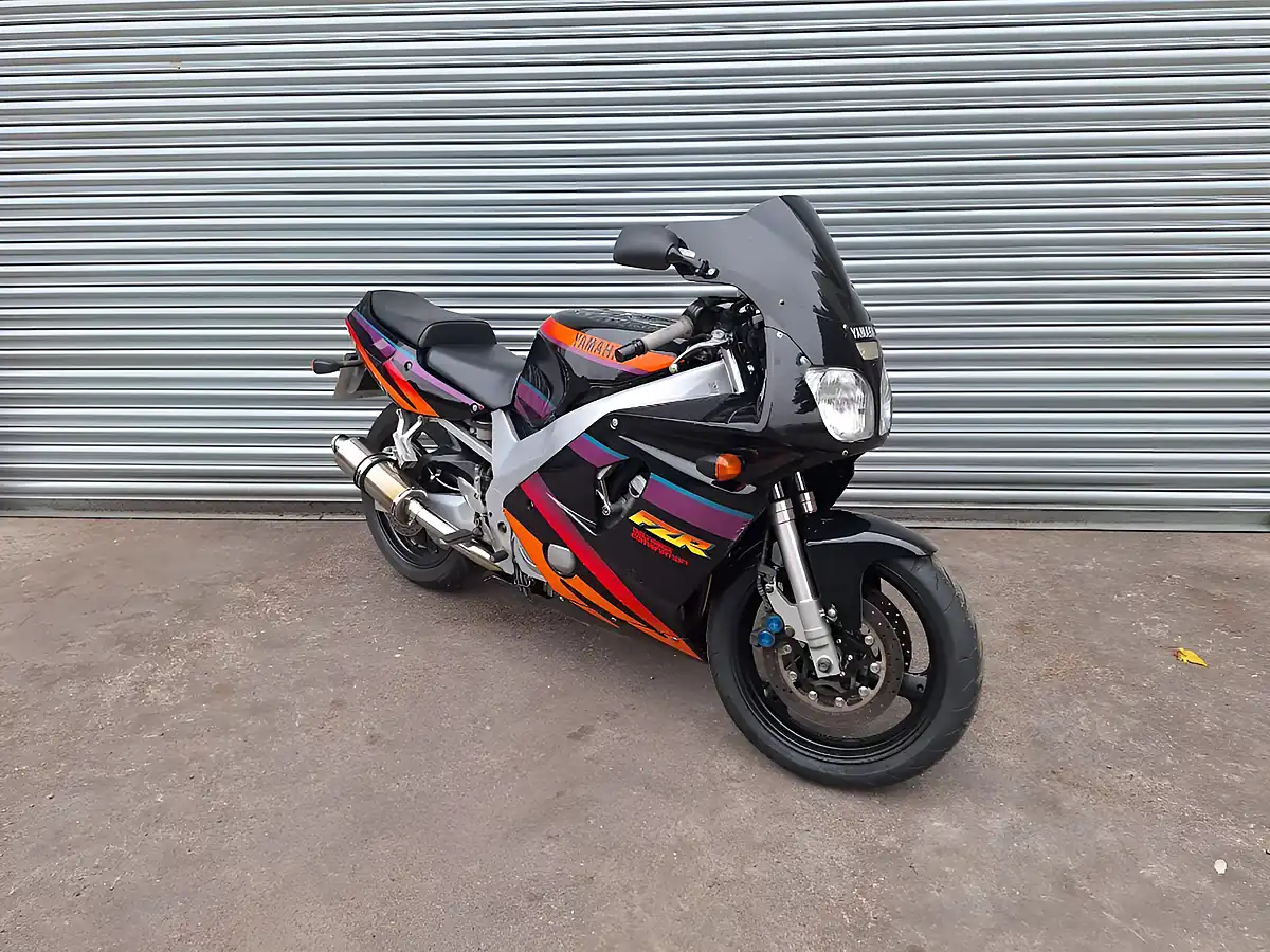 Used 1995 Yamaha Fzr - Front View