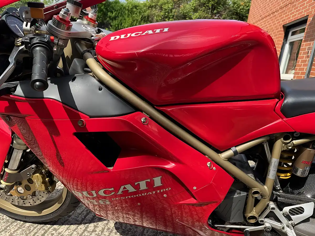 Used 1996 Ducati 916 Biposto Red - Interior and Exterior details 12
