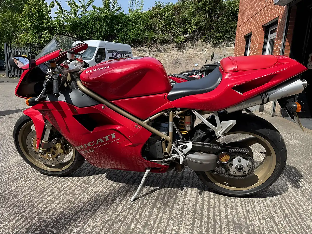 Used 1996 Ducati 916 Biposto Red - Interior and Exterior details 5