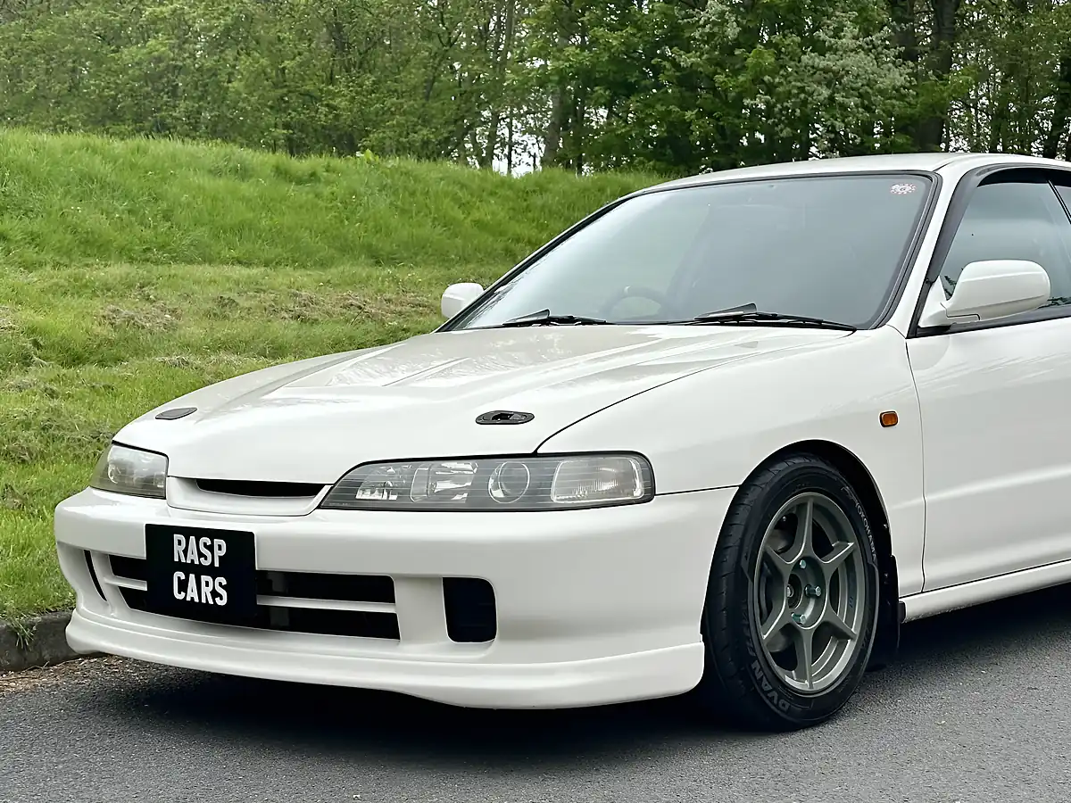Used 1996 Honda Integra Type R DB8 Rare Saloon 4 Door White - Interior and Exterior details 12