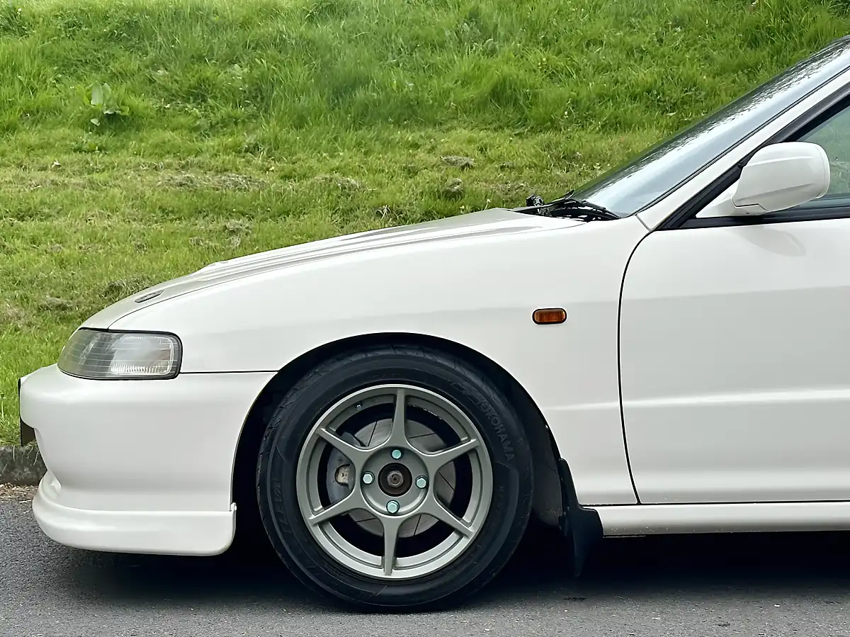Used 1996 Honda Integra Type R DB8 Rare Saloon 4 Door White - Interior and Exterior details 13