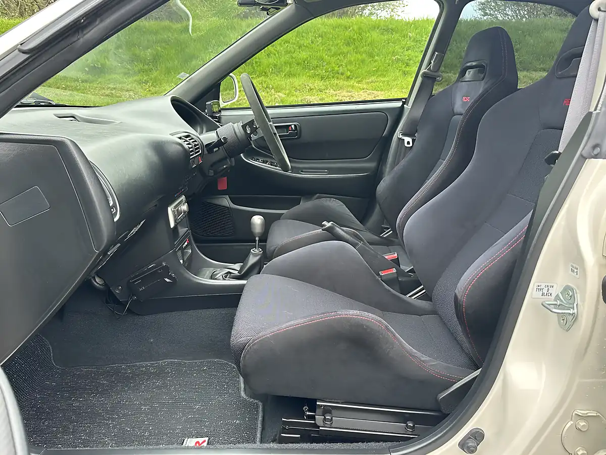 Used 1996 Honda Integra Type R DB8 Rare Saloon 4 Door White - Interior and Exterior details 16
