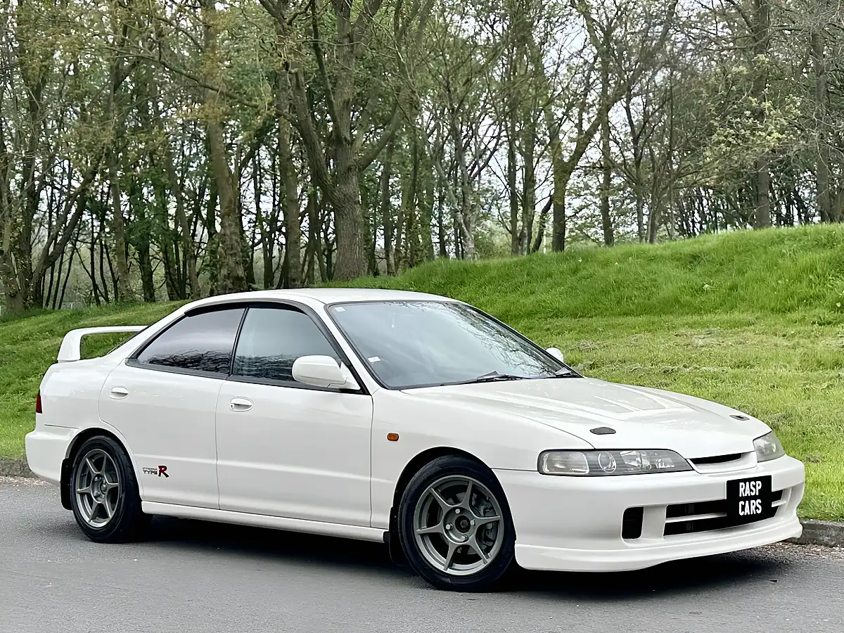 Used 1996 Honda Integra Type R DB8 Rare Saloon 4 Door White - Interior and Exterior details 2
