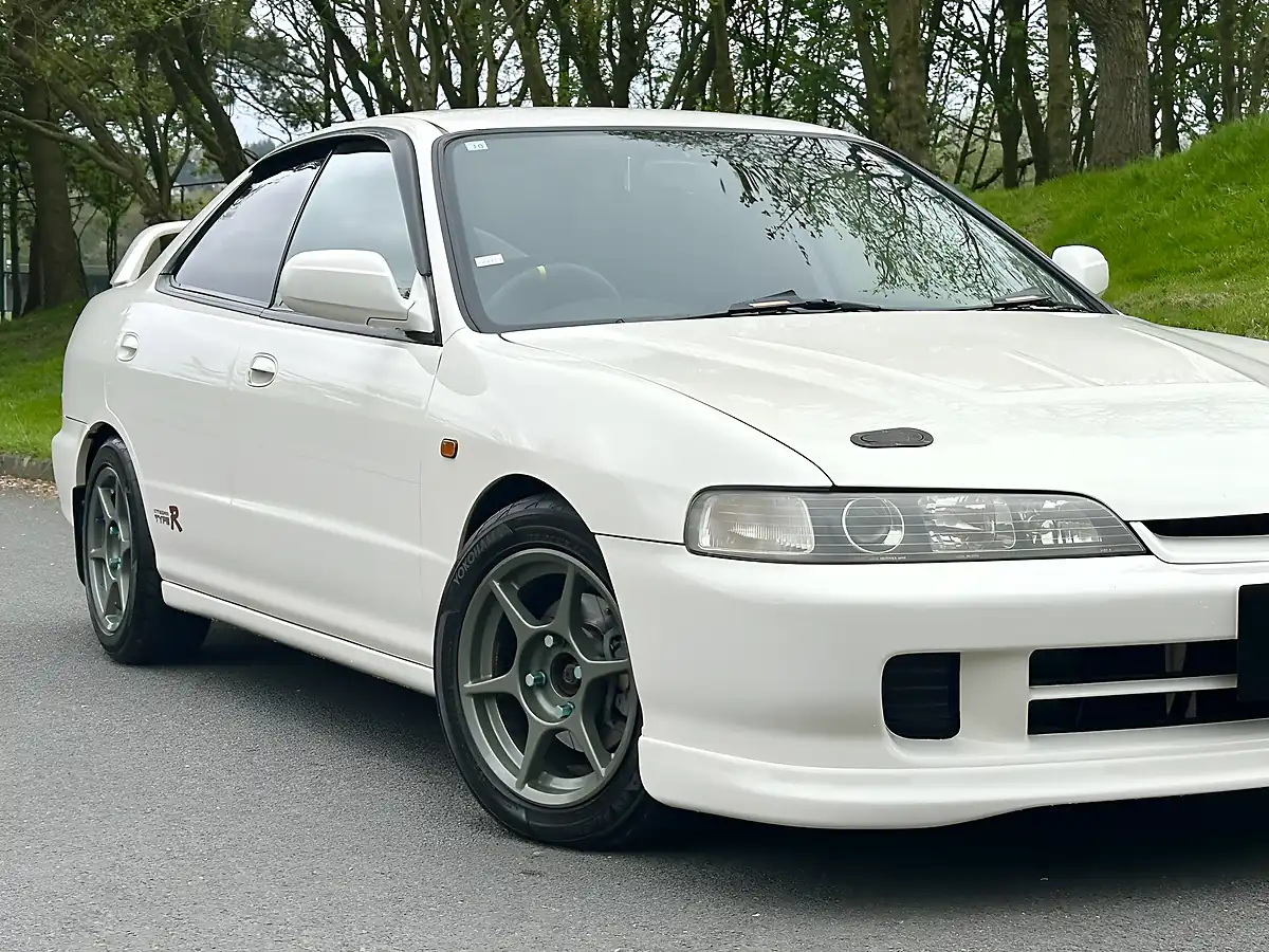 Used 1996 Honda Integra Type R DB8 Rare Saloon 4 Door White - Interior and Exterior details 5