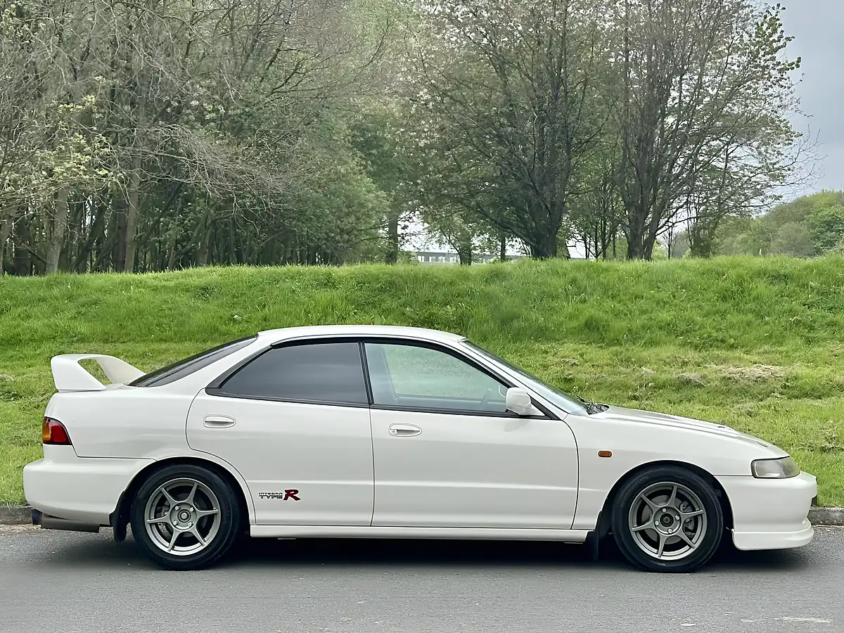 Used 1996 Honda Integra Type R DB8 Rare Saloon 4 Door White - Interior and Exterior details 6