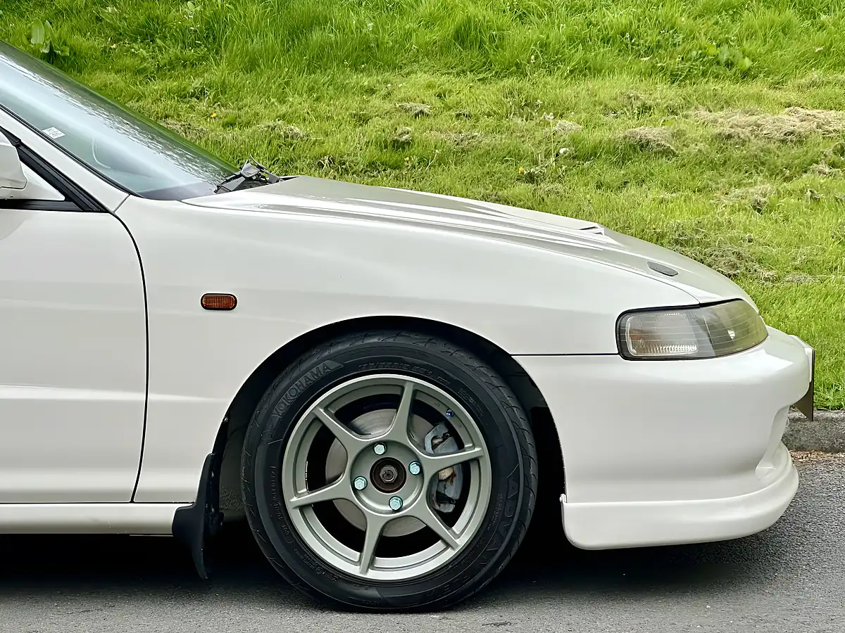 Used 1996 Honda Integra Type R DB8 Rare Saloon 4 Door White - Interior and Exterior details 8