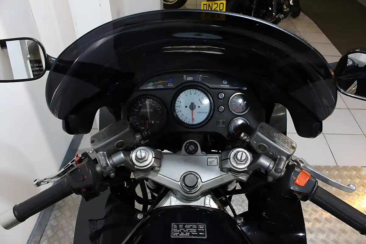 Used 1996 Honda VFR750 Purple - Interior and Exterior details 8