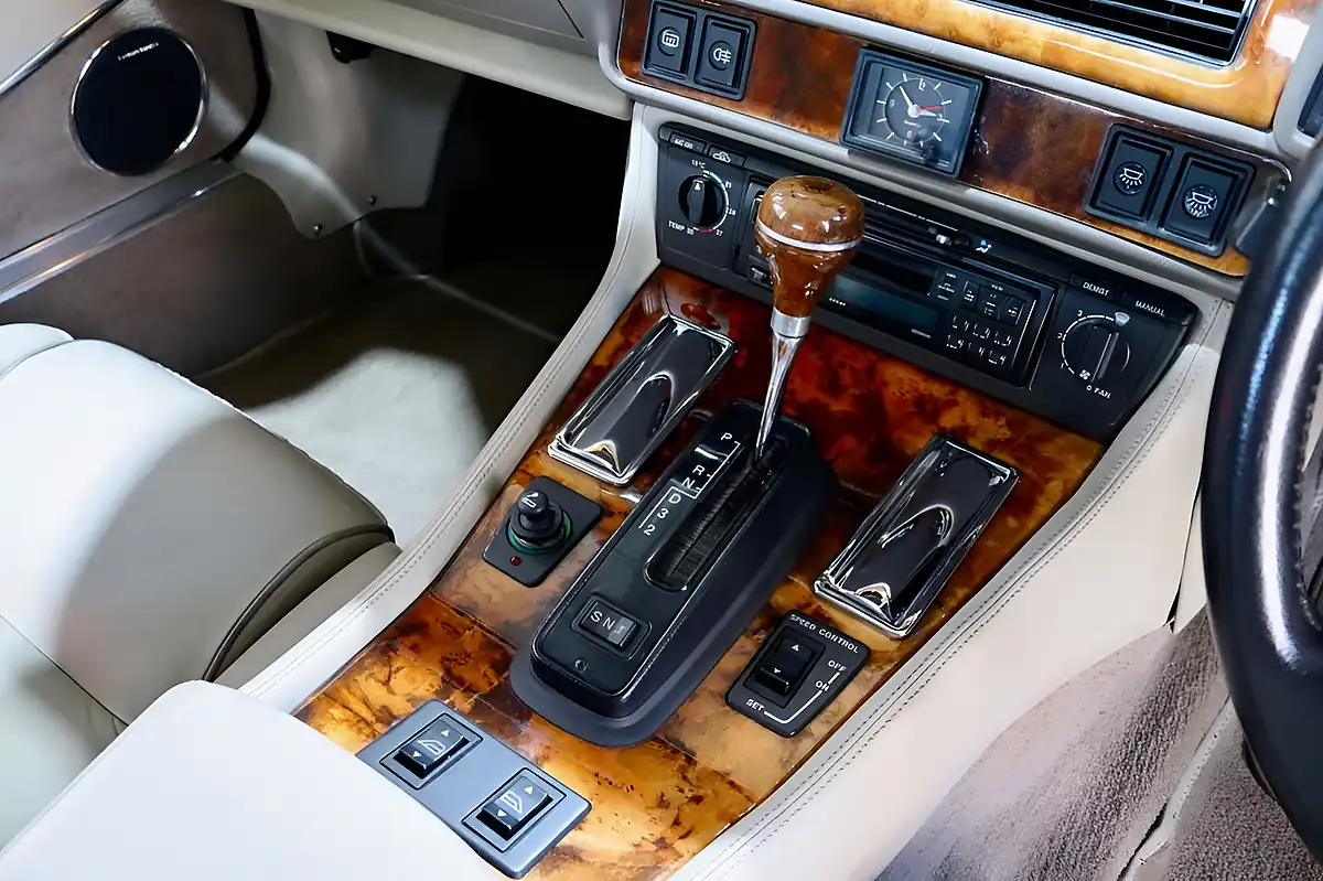 Used 1996 Jaguar Xjs Coupe Special Editions Celebration Red - Interior and Exterior details 11