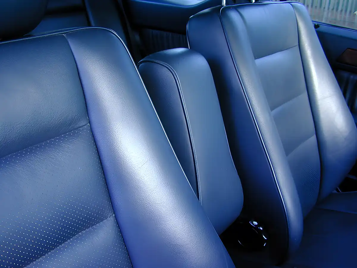 Used 1996 Mercedes-Benz 220 Coupe Silver - Interior and Exterior details 16