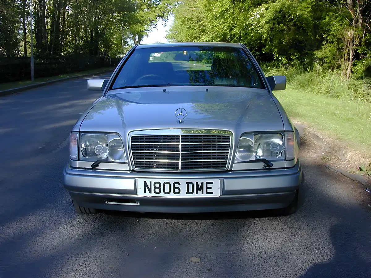 Used 1996 Mercedes-Benz 220 Coupe Silver - Interior and Exterior details 4