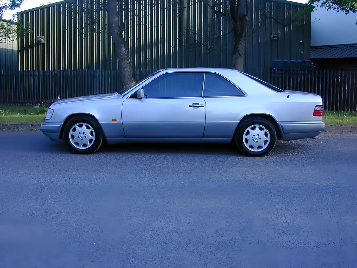 Used 1996 Mercedes-Benz 220 Coupe Silver - Interior and Exterior details 7