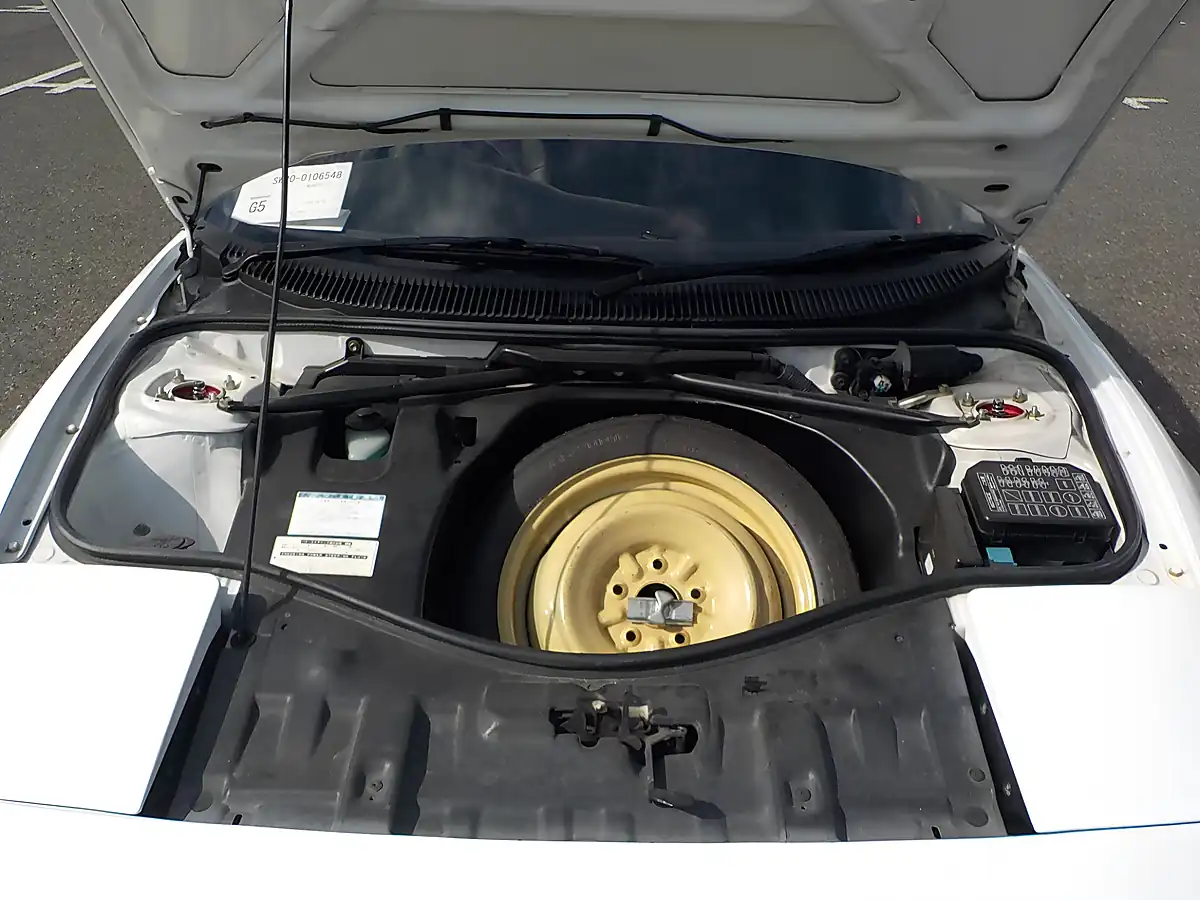 Used 1996 Toyota MR2 GT T-Bar White - Interior and Exterior details 6