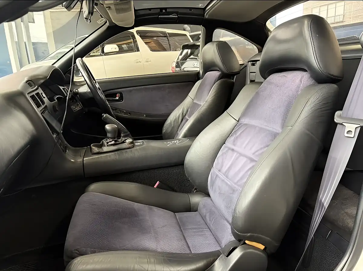 Used 1996 Toyota MR2 GT T-Bar White - Interior and Exterior details 8