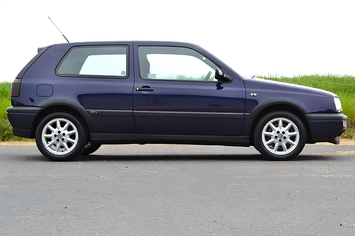 Used 1996 Volkswagen Golf GTI Mk3 3-Door Mystic Blue - Interior and Exterior details 4