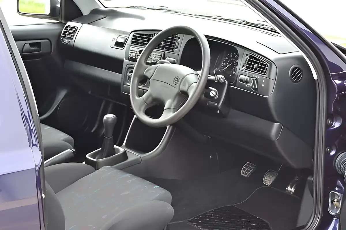 Used 1996 Volkswagen Golf GTI Mk3 3-Door Mystic Blue - Interior and Exterior details 8