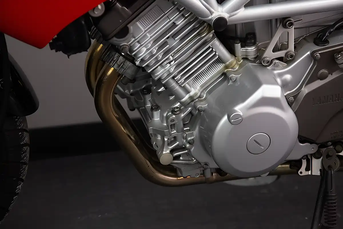 Used 1996 Yamaha Trx 850 Red - Interior and Exterior details 3