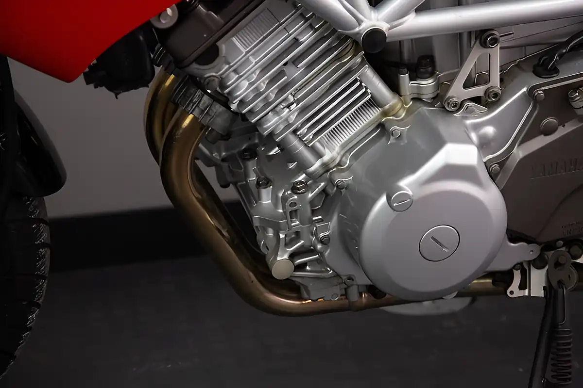 Used 1996 Yamaha Trx 850 Red - Interior and Exterior details 4