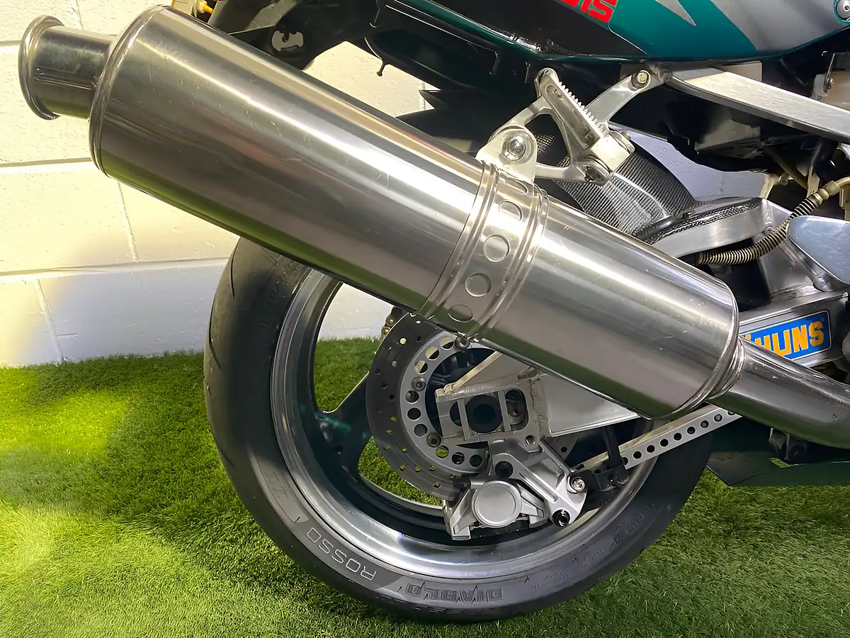 Used 1996 Yamaha YZF750R Green - Interior and Exterior details 13