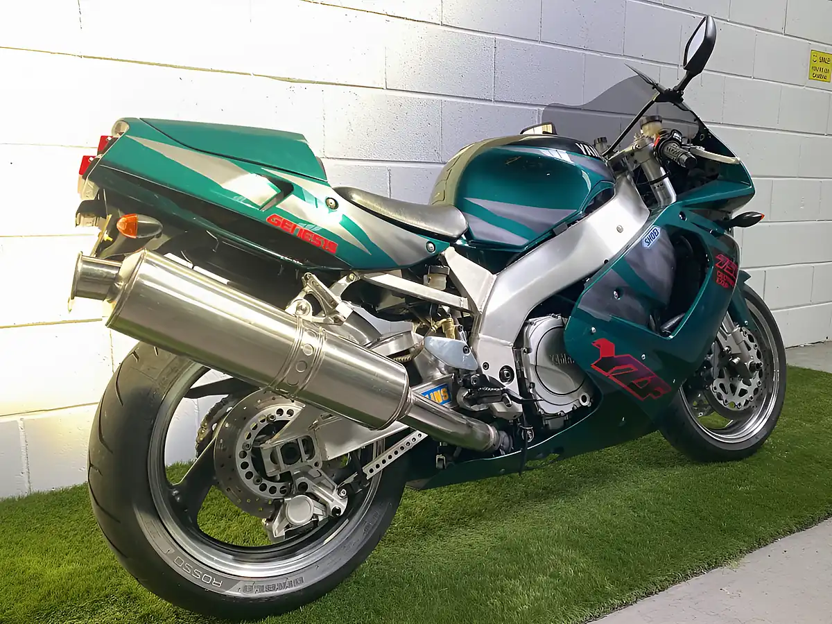 Used 1996 Yamaha YZF750R Green - Interior and Exterior details 5