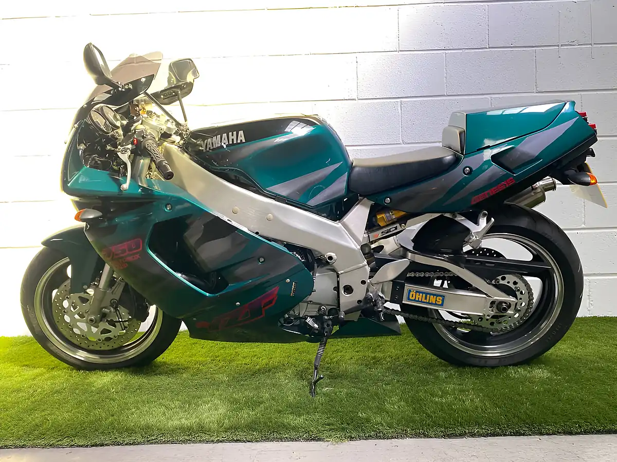 Used 1996 Yamaha YZF750R Green - Interior and Exterior details 7