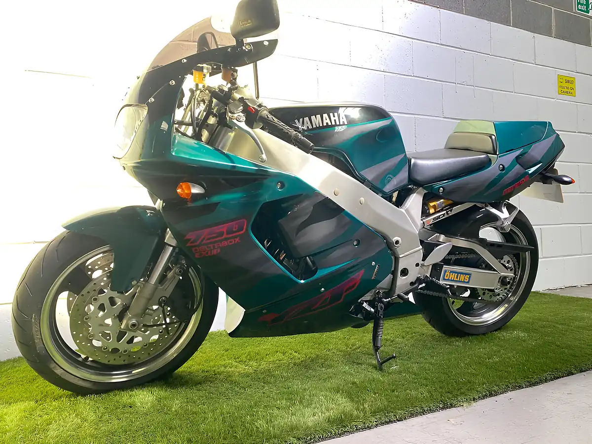 Used 1996 Yamaha YZF750R Green - Interior and Exterior details 9