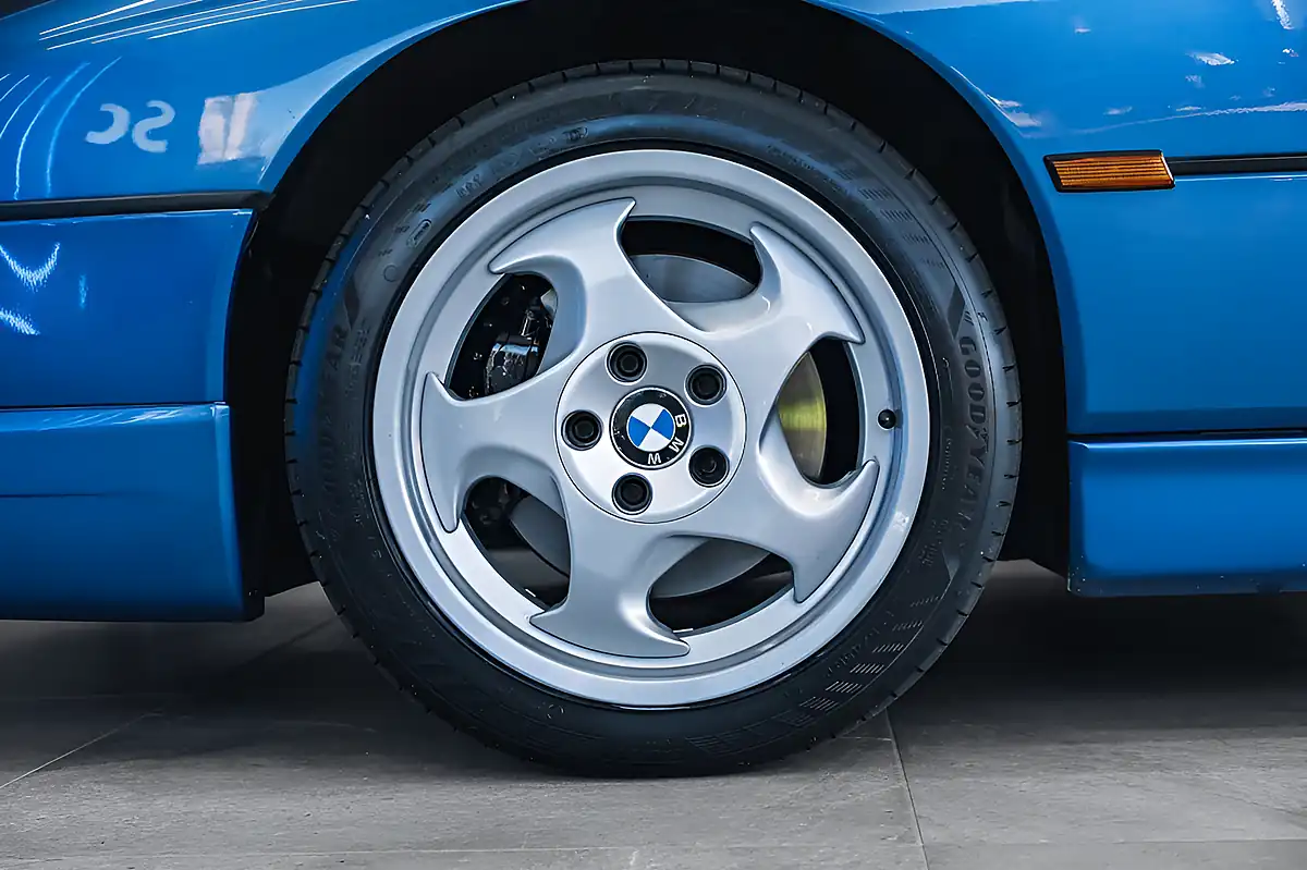 Used 1997 BMW 8 Series Sport Estoril Blue - Interior and Exterior details 17