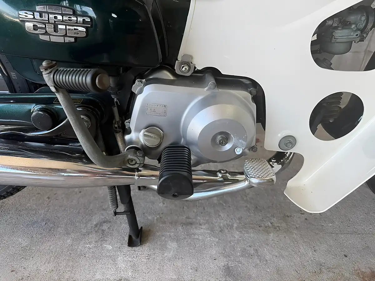 Used 1997 Honda C70 Custom Green - Interior and Exterior details 11