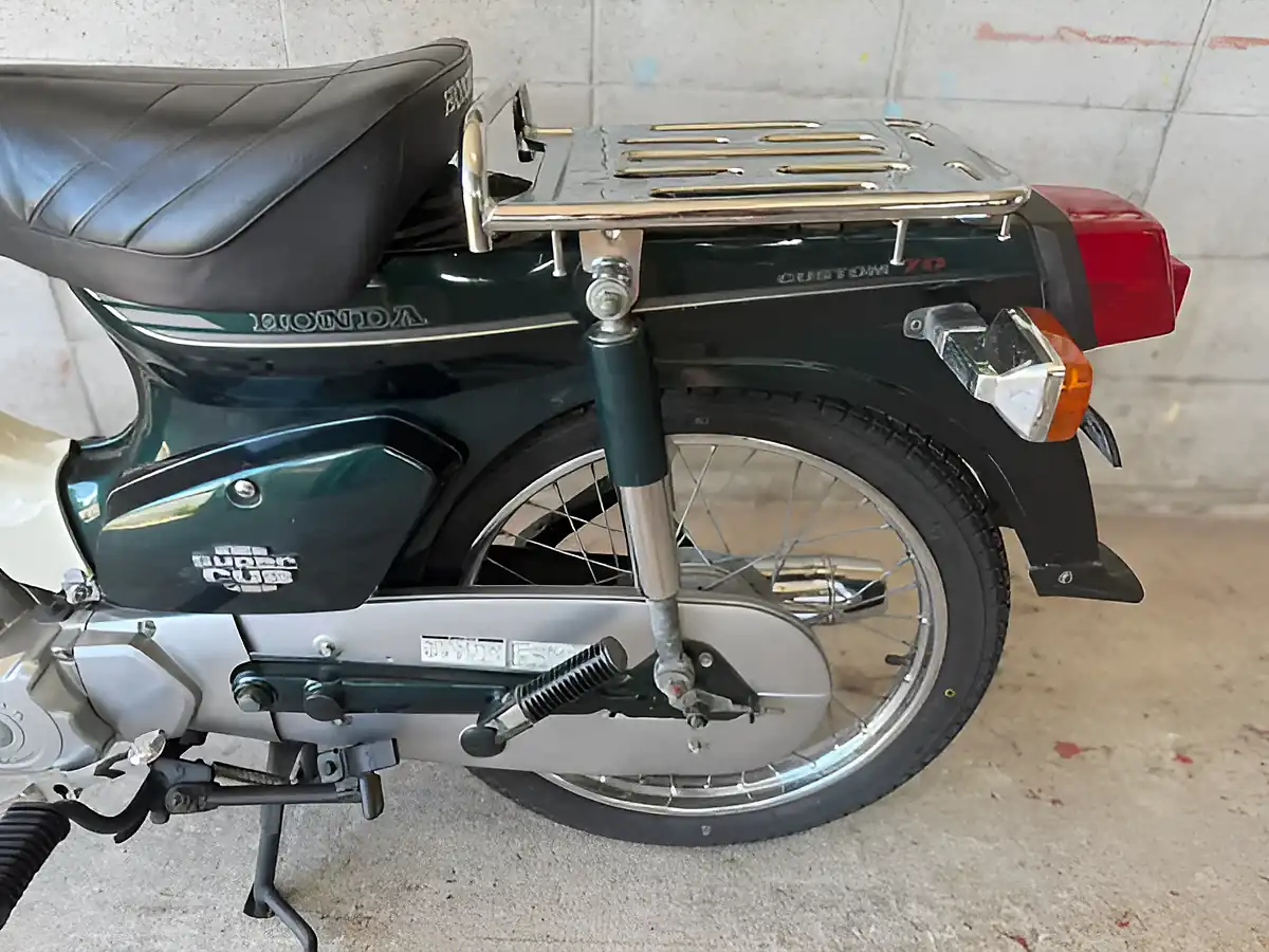 Used 1997 Honda C70 Custom Green - Interior and Exterior details 20