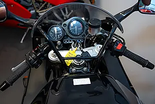 Used 1997 Honda CBR900 Fireblade Black/Silver - Interior and Exterior details 13