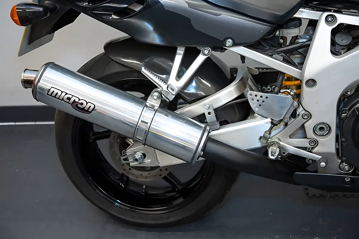 Used 1997 Honda CBR900 Fireblade Black/Silver - Interior and Exterior details 16