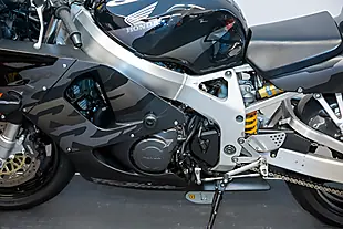 Used 1997 Honda CBR900 Fireblade Black/Silver - Interior and Exterior details 3