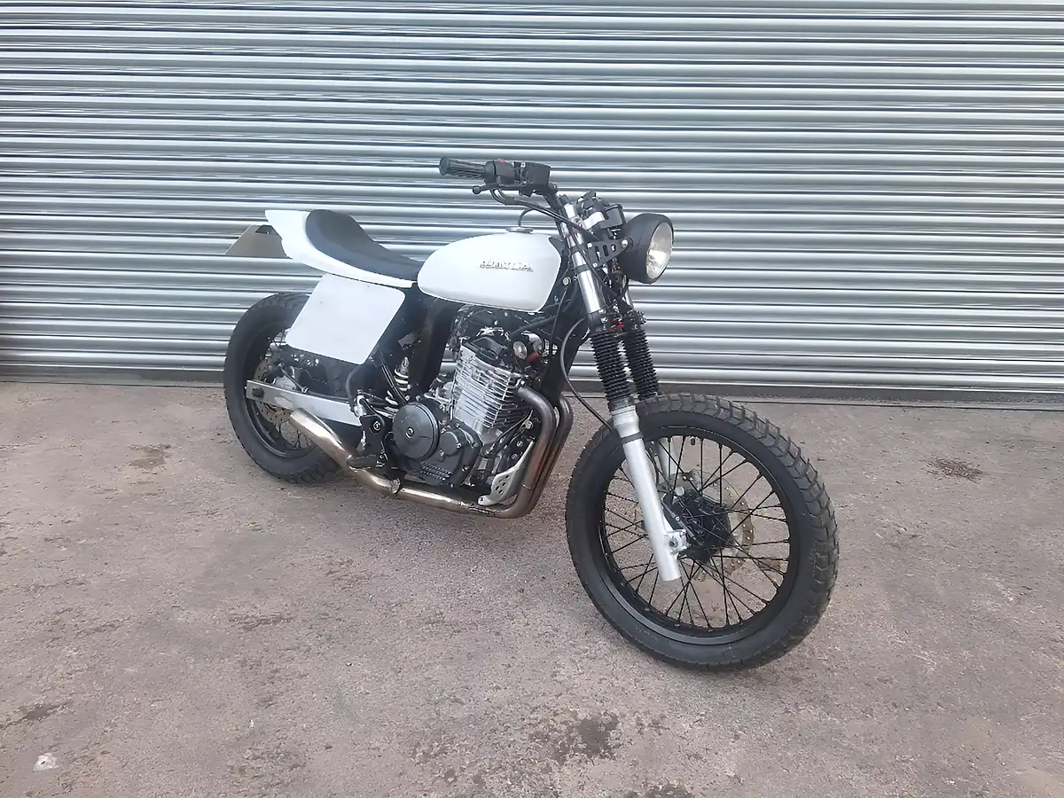 Used 1997 Honda Slr Tracker White - Front View