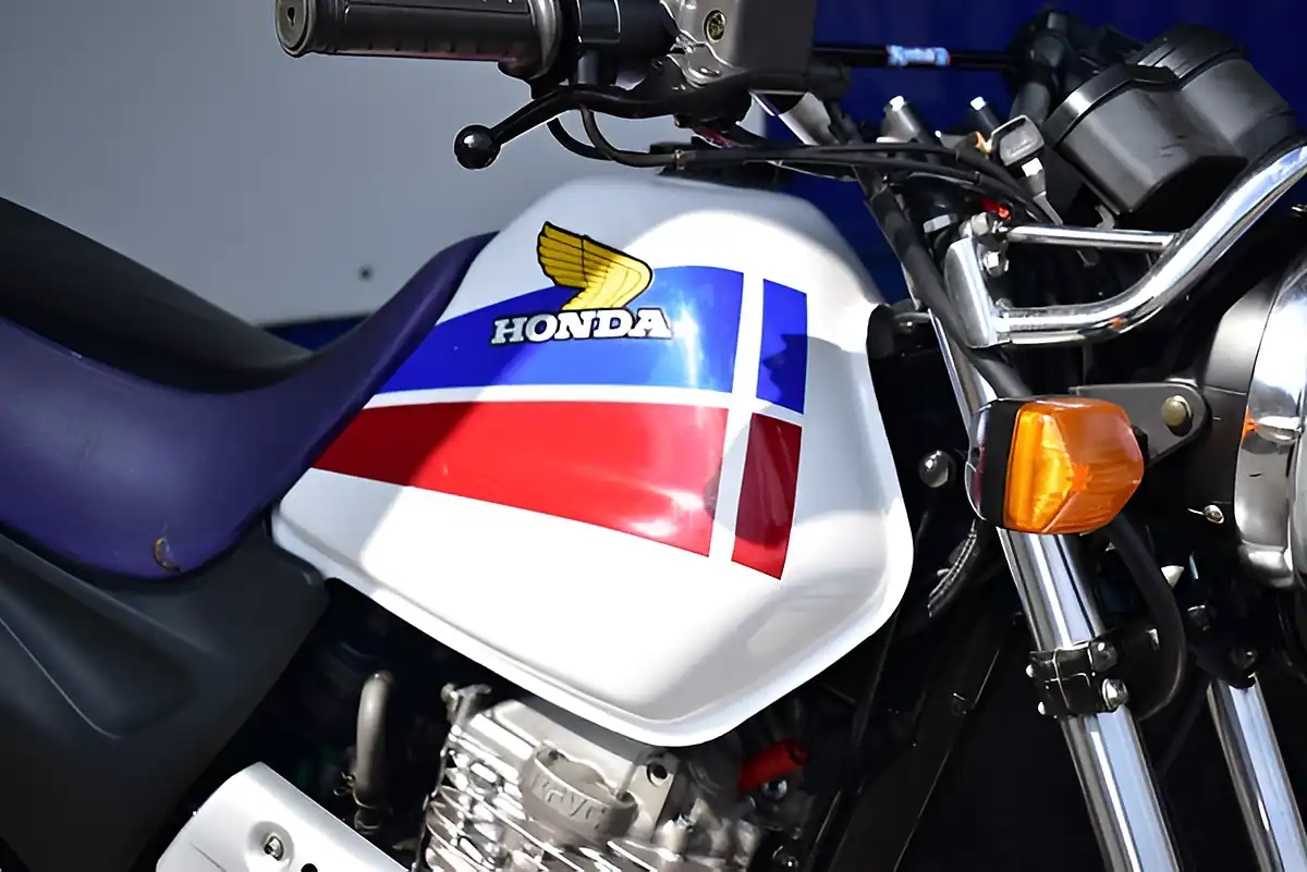 Used 1997 Honda SLR650 White - Interior and Exterior details 11