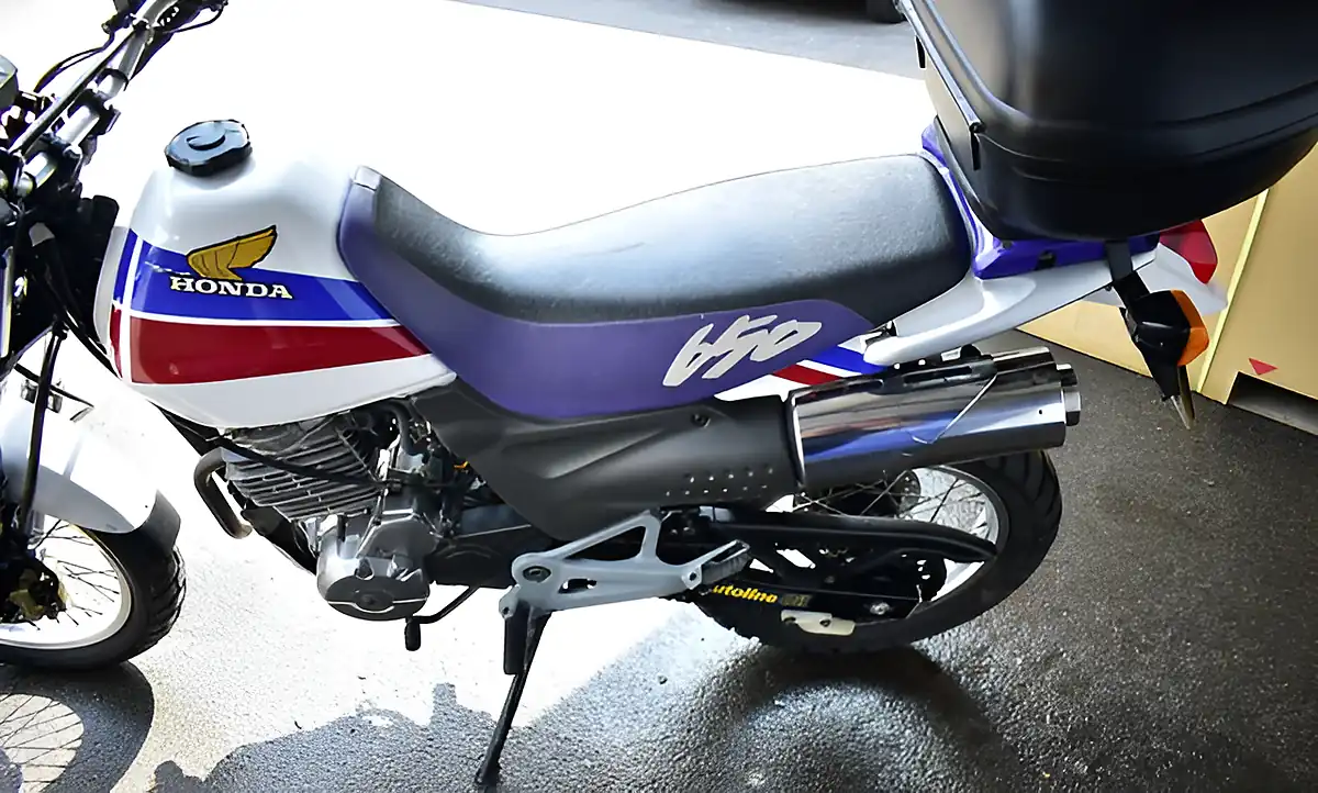Used 1997 Honda SLR650 White - Interior and Exterior details 12