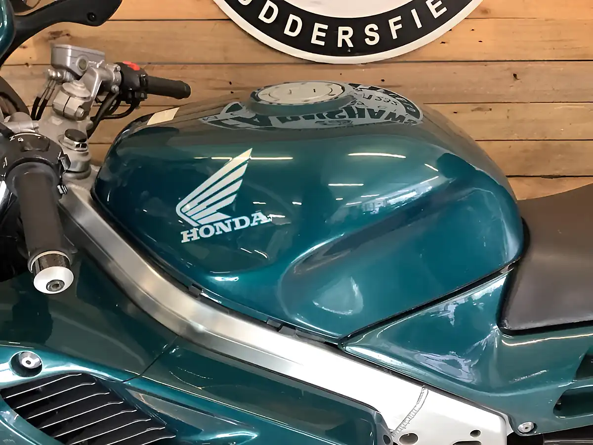 Used 1997 Honda Vfr Metallic Green - Interior and Exterior details 10